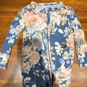 Posh Peanut Floral Long Sleeve Baby Onesie 9-12 mos